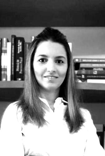 mariana-galvan-blackwhite